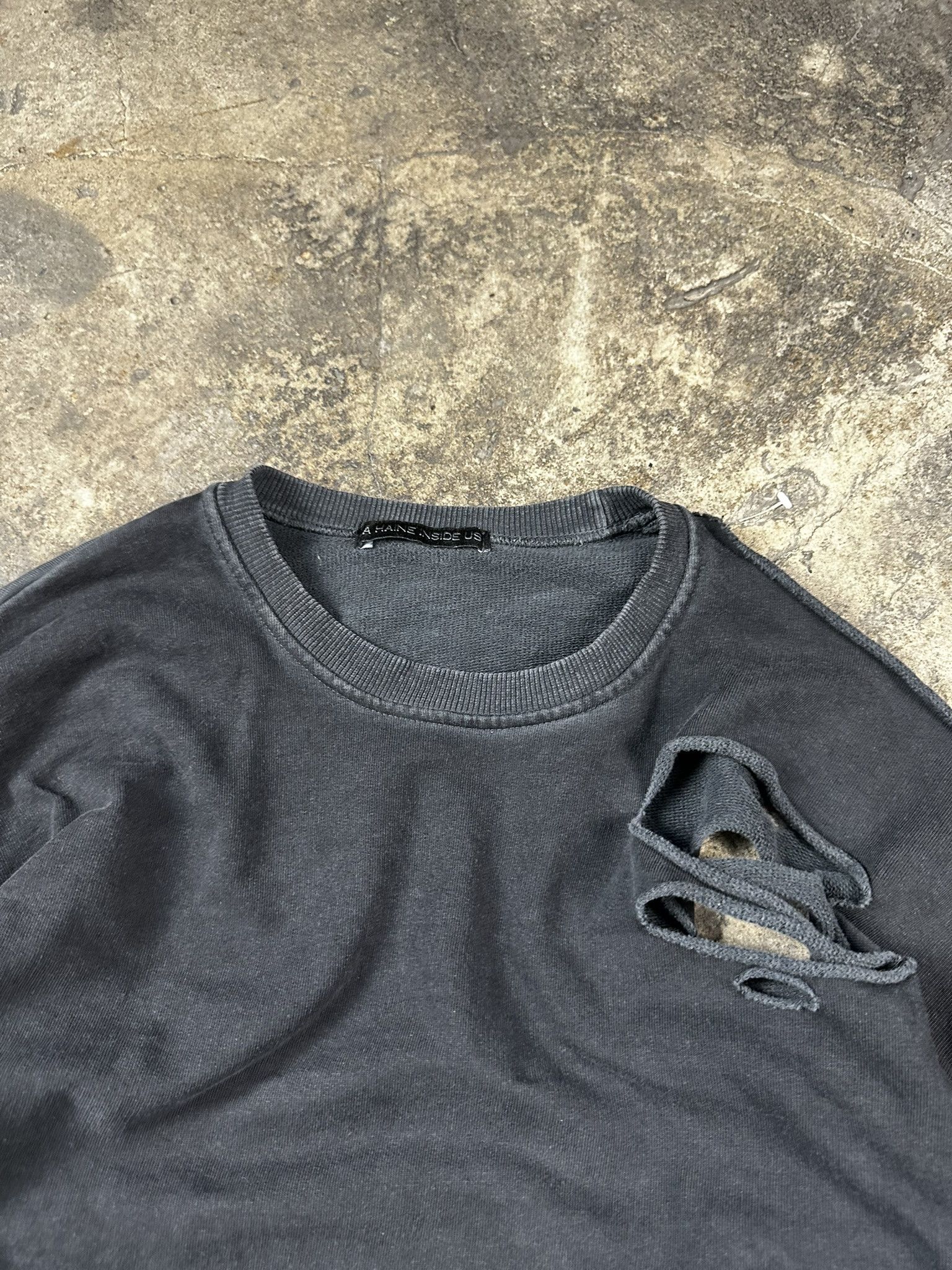 La Haine Inside Us La Haine Inside Us Distressed Avant Garde Boxy Crewneck Size US L / EU 52-54 / 3 - 4 Thumbnail