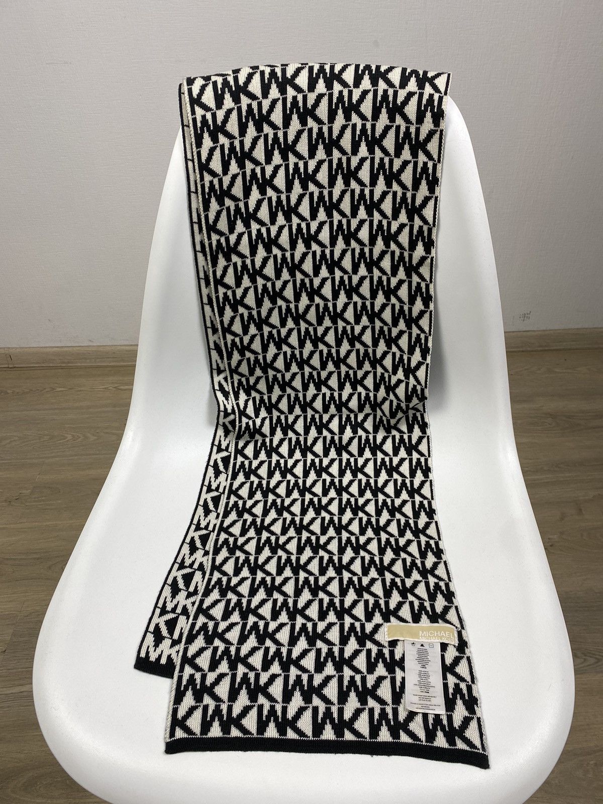 Michael Kors Michael Kors Beanie + Scarf Set Monogram Size ONE SIZE - 5 Thumbnail