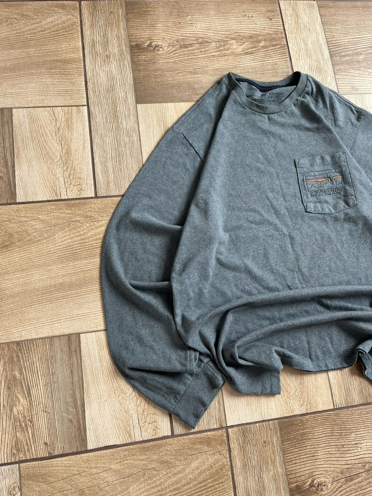 Patagonia Patagonia Long Sleeve Pocket Tee / Outdoor Essential Size US M / EU 48-50 / 2 - 3 Thumbnail