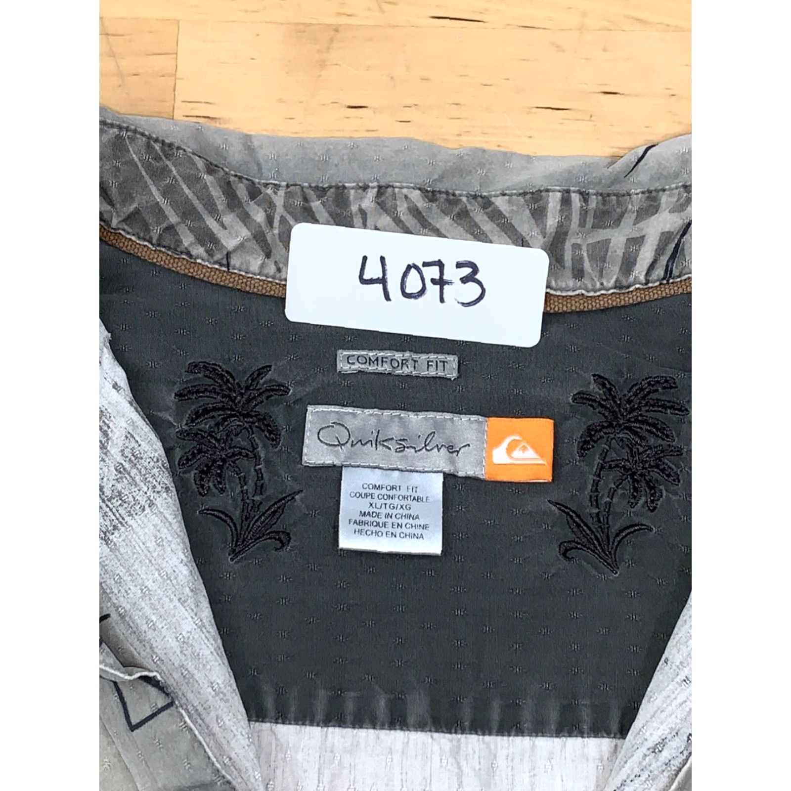 Quiksilver Quiksilver Button-Down Gray Floral XL Short Sleeve Casual Men Shirt Mens Size US 36 / EU 52 - 3 Thumbnail