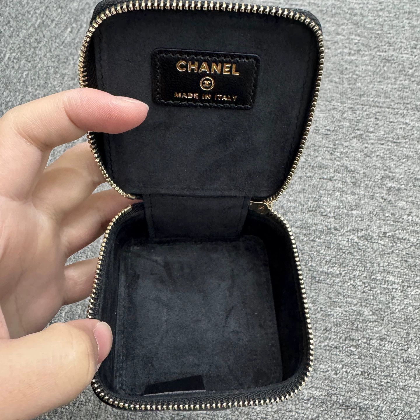 Chanel Chanel New Jewelry Storage Case 8x8x5cm Size ONE SIZE - 4 Thumbnail