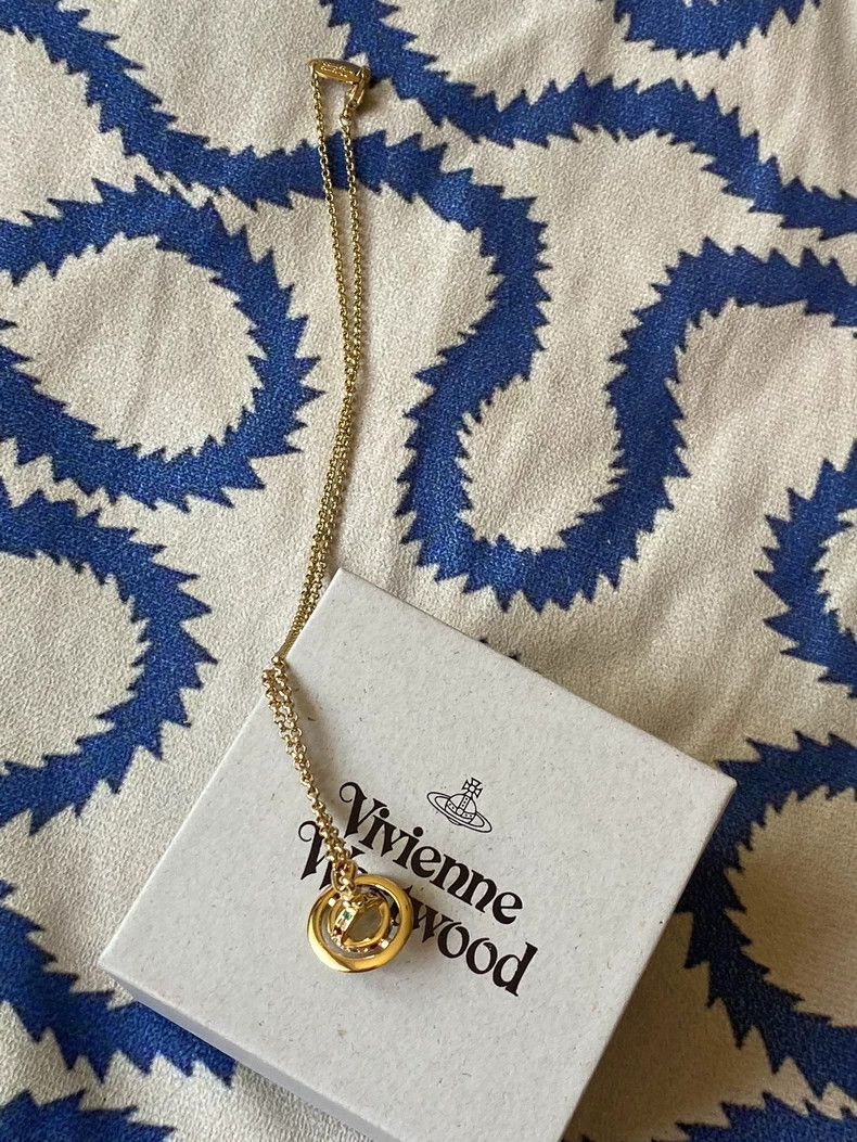 Vivienne Westwood Vivienne Westwood Used golden Orb Saturn necklace Size ONE SIZE - 2 Thumbnail