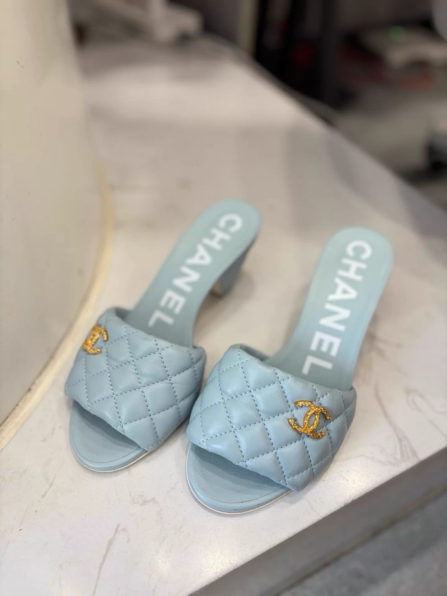 Chanel Chanel Macaron Blue CC Logo Heel Slippers 35 99new Size US 4.5 / IT 34.5 - 3 Thumbnail