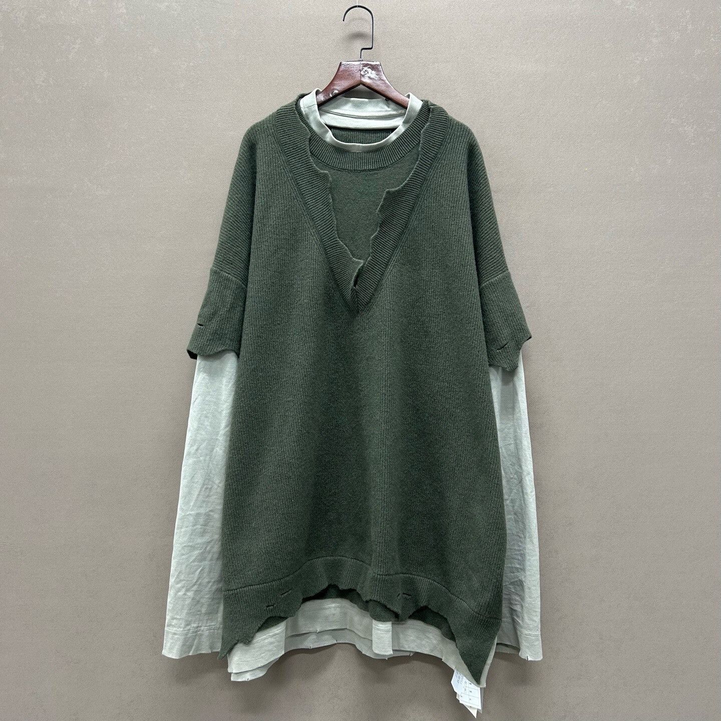 Givenchy Givenchy Color Block Destroyed Sweater Size M / US 6-8 / IT 42-44 - 1 Thumbnail