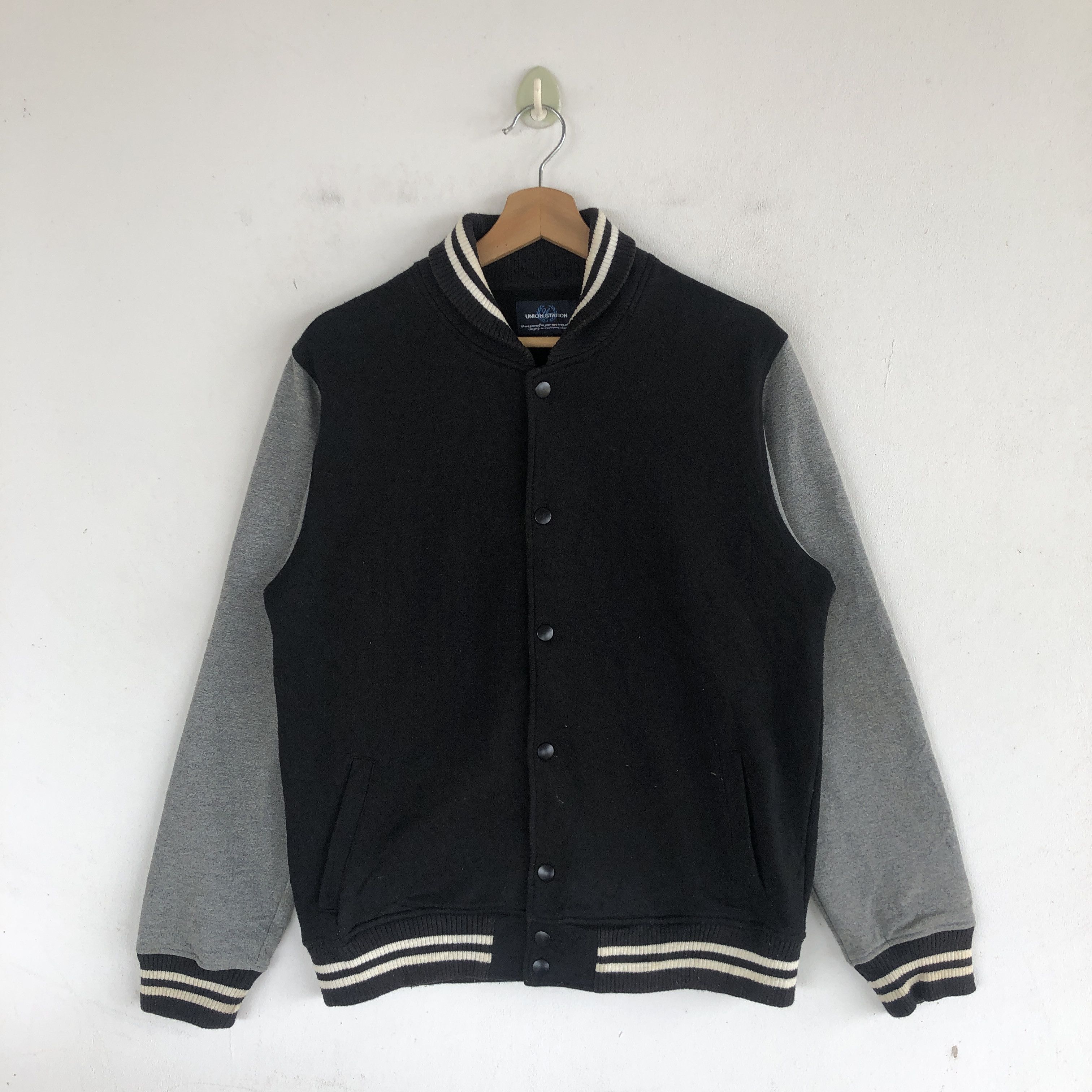 Japanese Brand × Vintage Japanese Harajuku Varsity Sweater Union Station Sweatshirt Size XS / US 0-2 / IT 36-38 - 1 Thumbnail