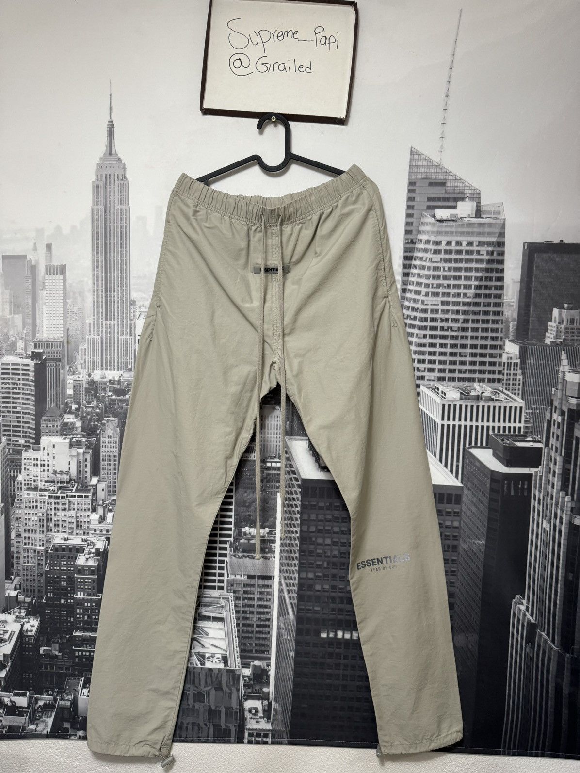 パンツ essentials nylon track pants xs moss FEAR OF GOD - essentials nylon track pants xs mossの通販 by