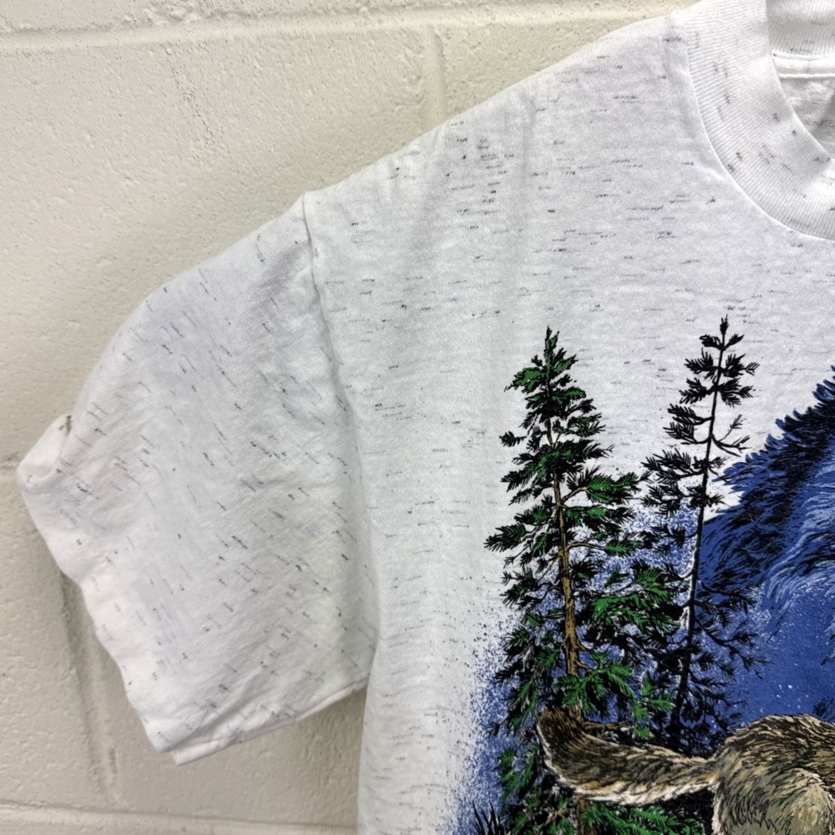 Vintage VINTAGE Image West Wolf Nature Forest T-Shirt Adult Medium Grey Graphic Print 90s Men Mens Shirt Size US M / EU 48-50 / 2 - 5 Thumbnail