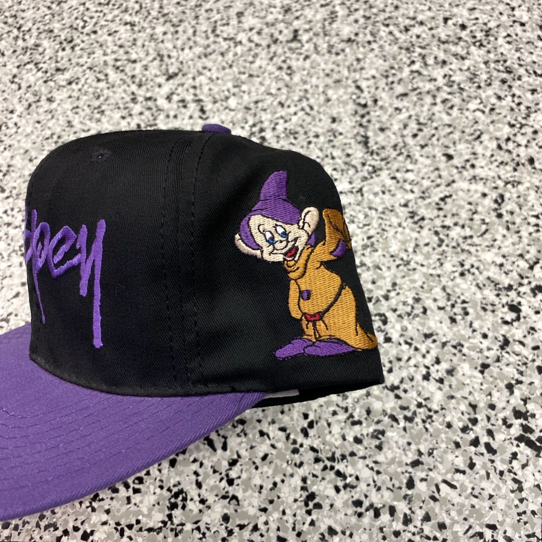 Disney VINTAGE Disney Hat Snow White Dopey Goofy 90s Snapback Purple Twill Cotton Adjustable Men One Size Boys Womens Size ONE SIZE - 3 Thumbnail