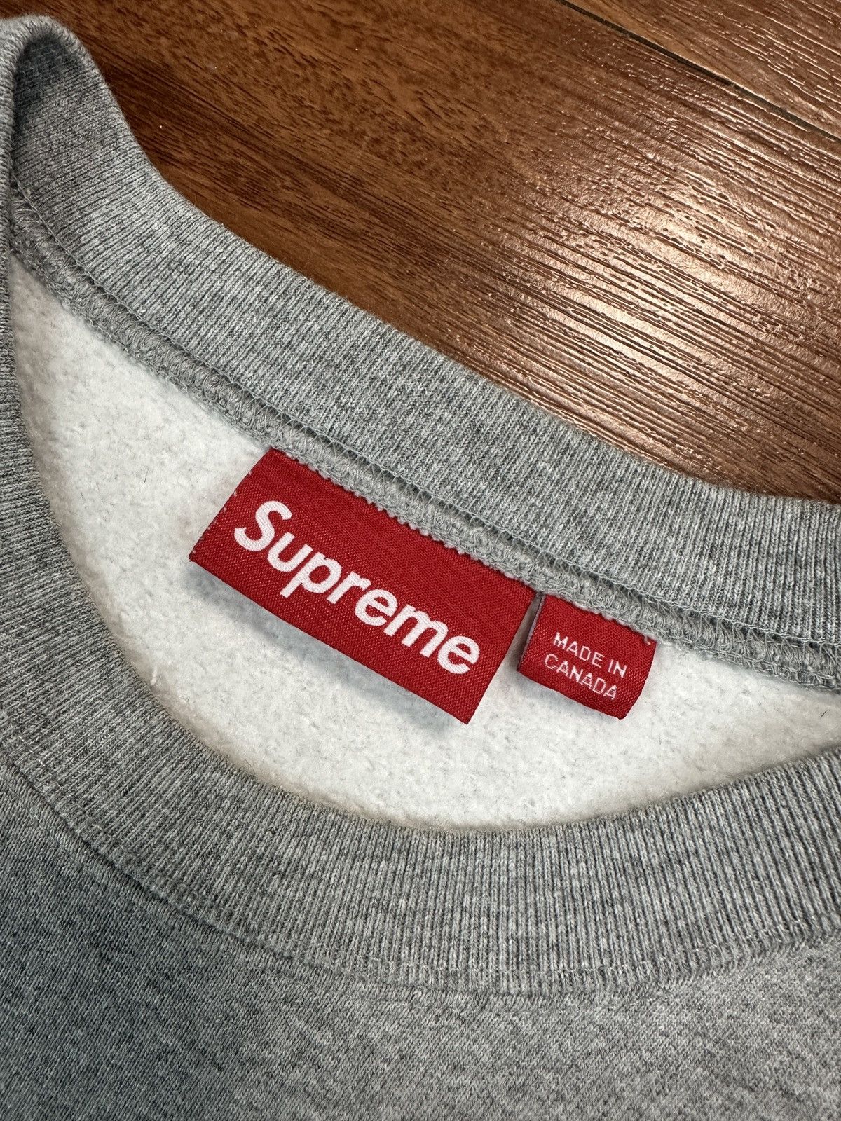 Supreme SUPREME OVAL CREST CREWNECK Size US M / EU 48-50 / 2 - 4 Thumbnail