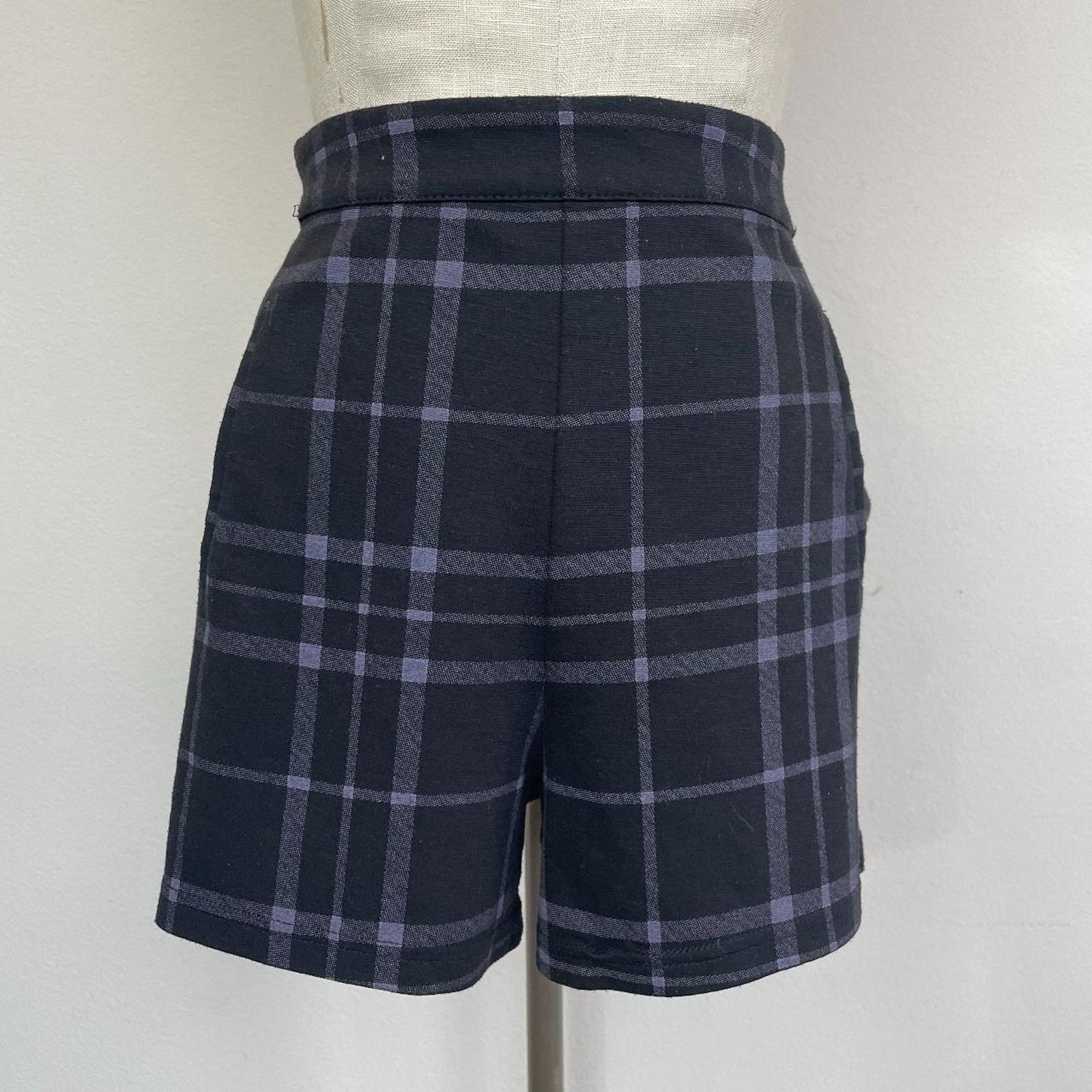 Garage Garage High Waisted Paid Shorts, Size 6 Size 28" / US 6 / IT 42 - 3 Thumbnail