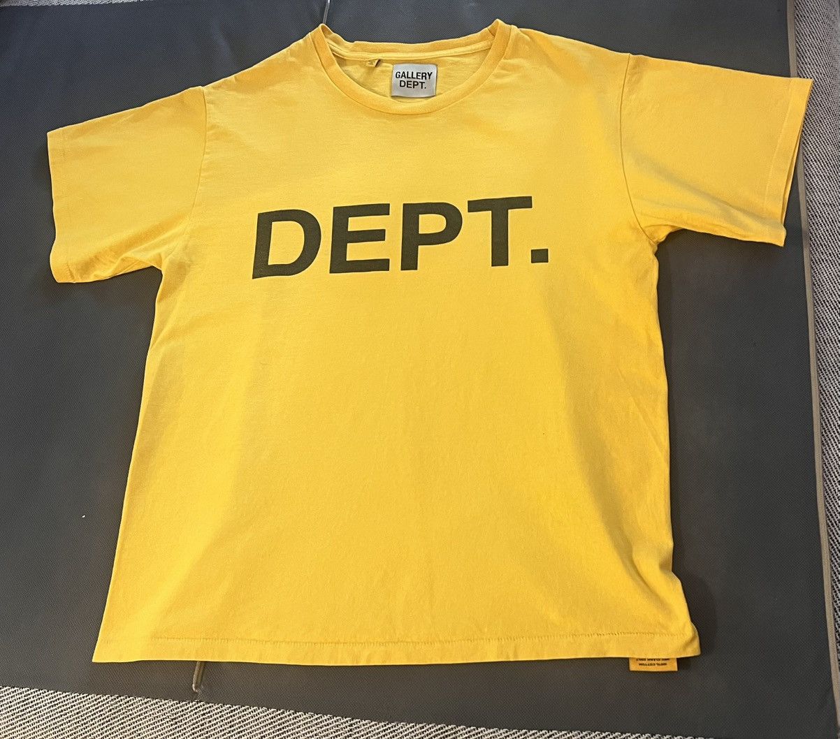 Gallery Dept. GALLERY DEPT YELLOW T-SHIRT Size US S / EU 44-46 / 1 - 1 Thumbnail