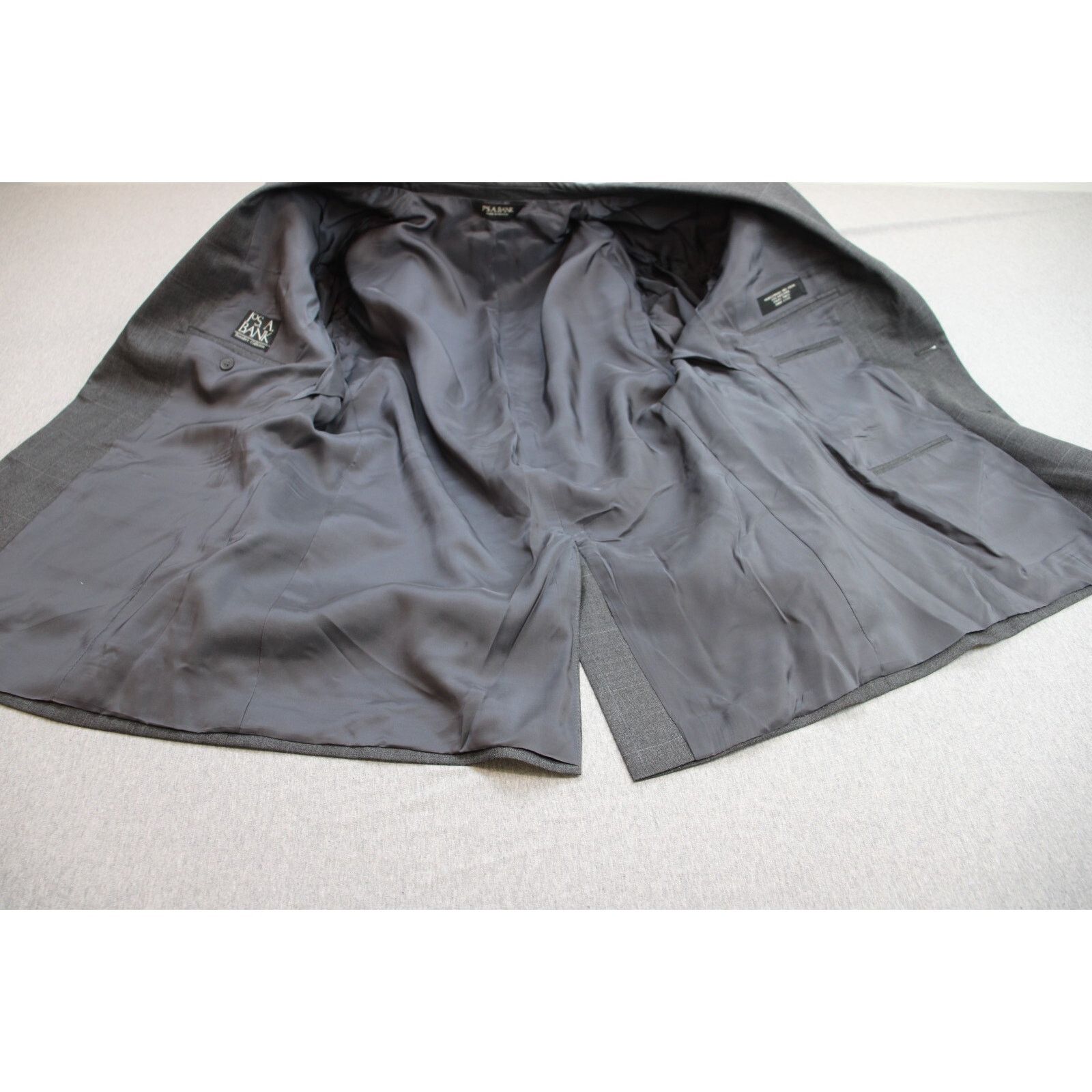 Jos. A. Bank Jos A Bank Blazer Men 44S Gray Check 100% Wool 2 Button Size 44S - 6 Thumbnail