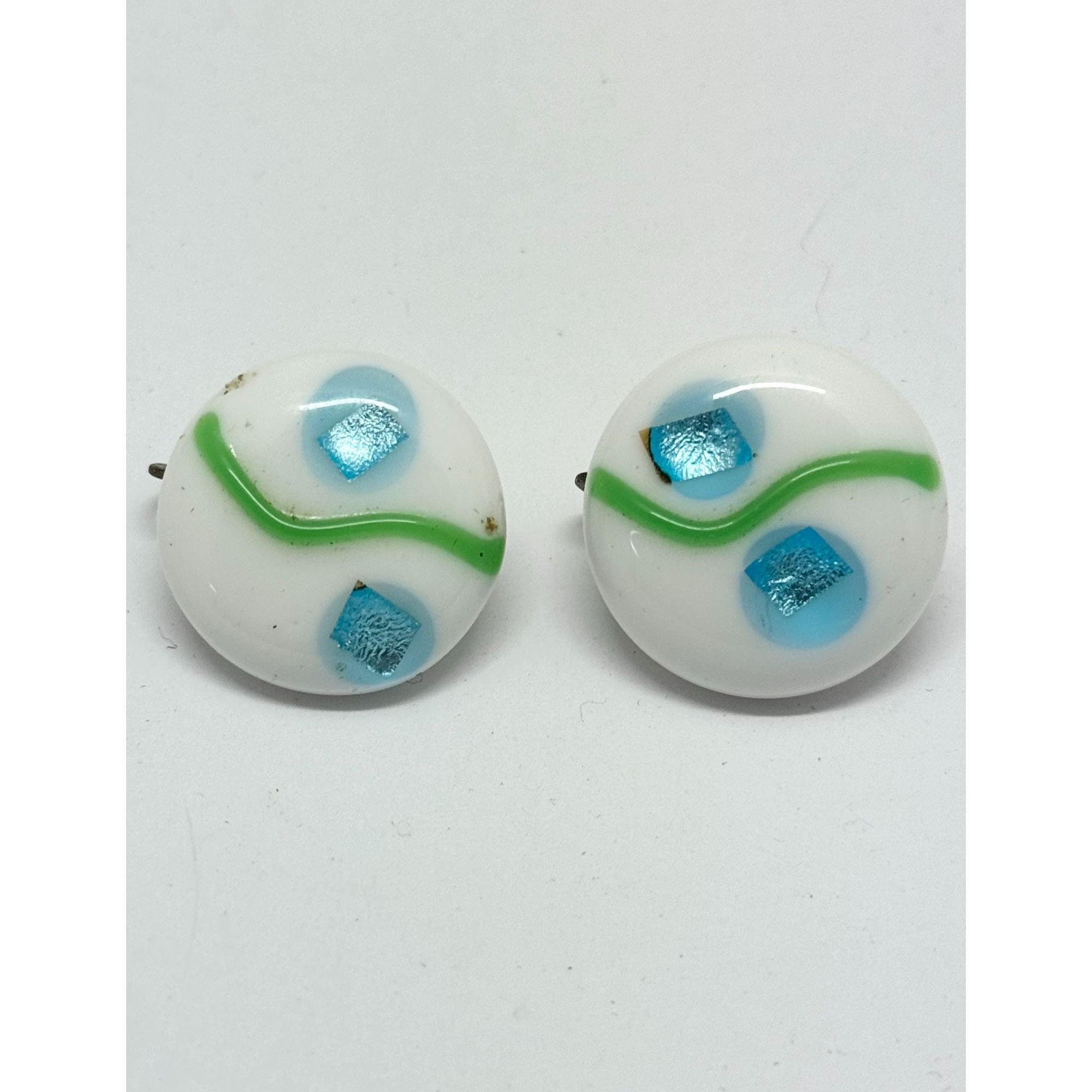 Vintage Vintage white milk glass earrings Size ONE SIZE - 1 Thumbnail