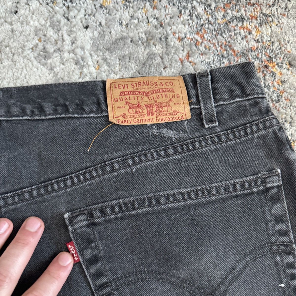 Levi's × StraightFaded × Vintage Vintage 90s Levi’s 550 faded black wide leg baggy jeans Size US 41 - 3 Thumbnail