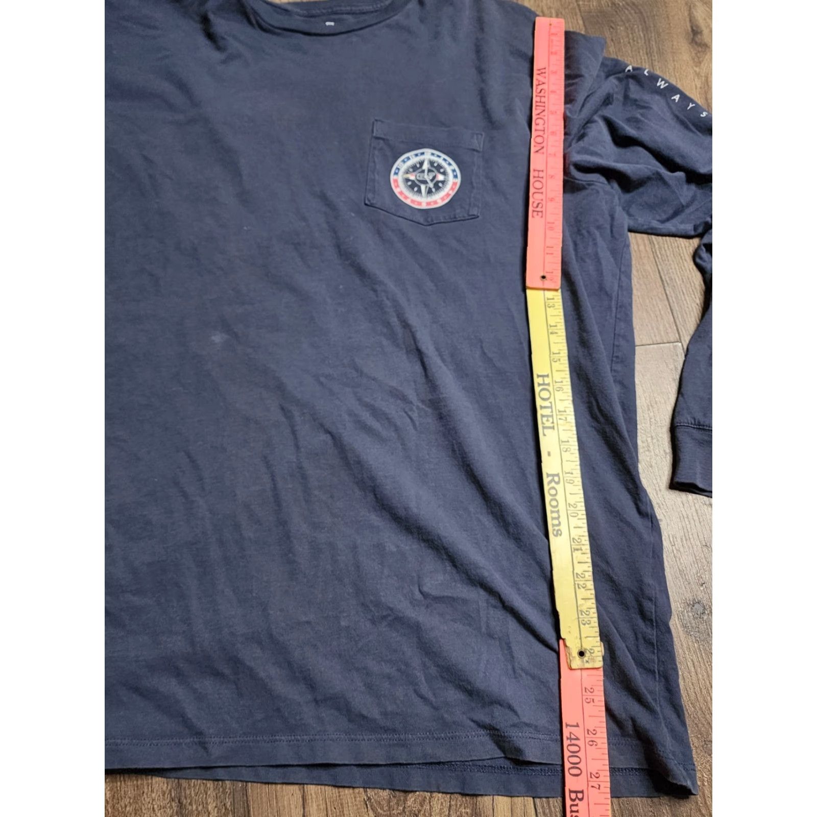 Vineyard Vines Vineyard Vines Men's XL Navy Blue Long Sleeve Watch T-Shirt Distressed Casual Preppy Size US XL / EU 56 / 4 - 6 Thumbnail