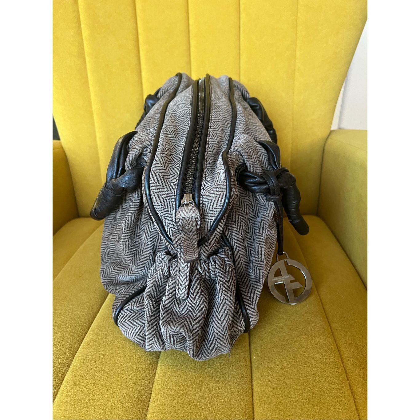 Giorgio Armani Giorgio Armani vintage fabric with Leather Hand Bag Size ONE SIZE - 2 Thumbnail