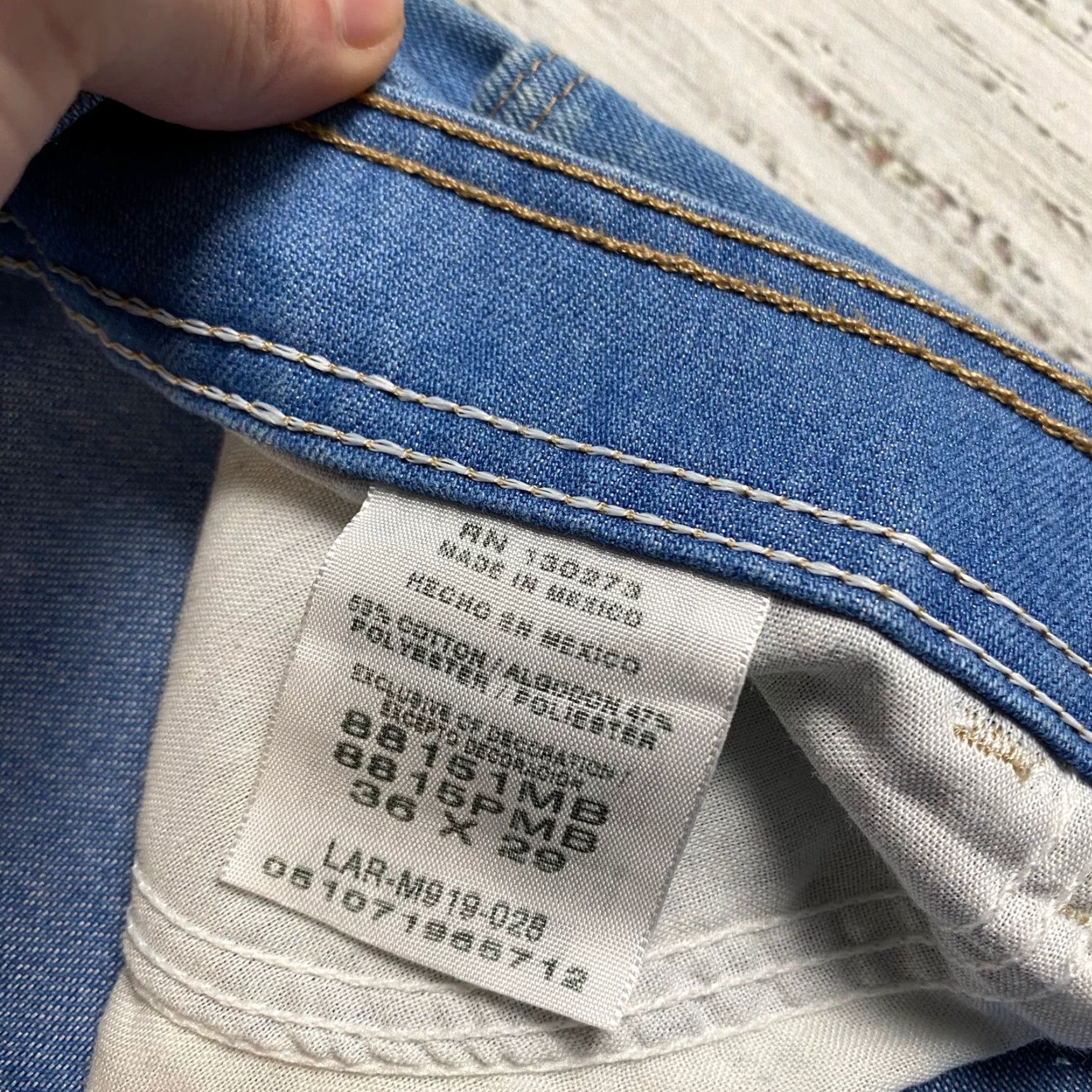 Wrangler Vintage Wrangler Men’s Jeans 36x29 Light Wash Blue Comfort Fit Straight Leg Denim Carhartt Size US 36 / EU 52 - 4 Thumbnail