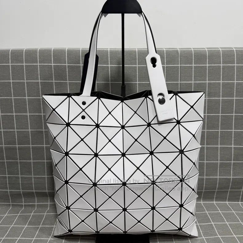 Issey Miyake Issey Miyake White Plaid Tote Bag Size ONE SIZE - 2 Thumbnail