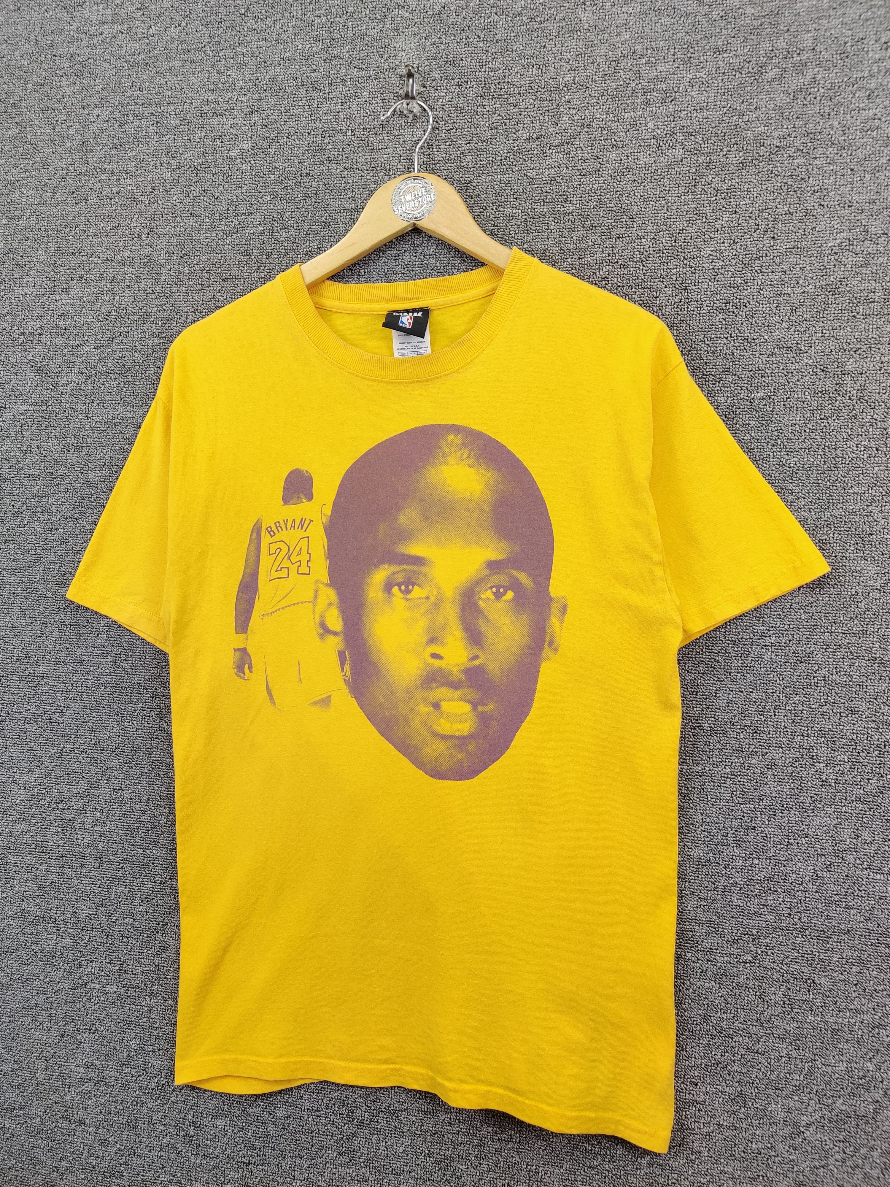 NBA Vintage Kobe Bryant NBA L.A. Lakers Overprint Tee T Shirt Size US M / EU 48-50 / 2 - 2 Thumbnail