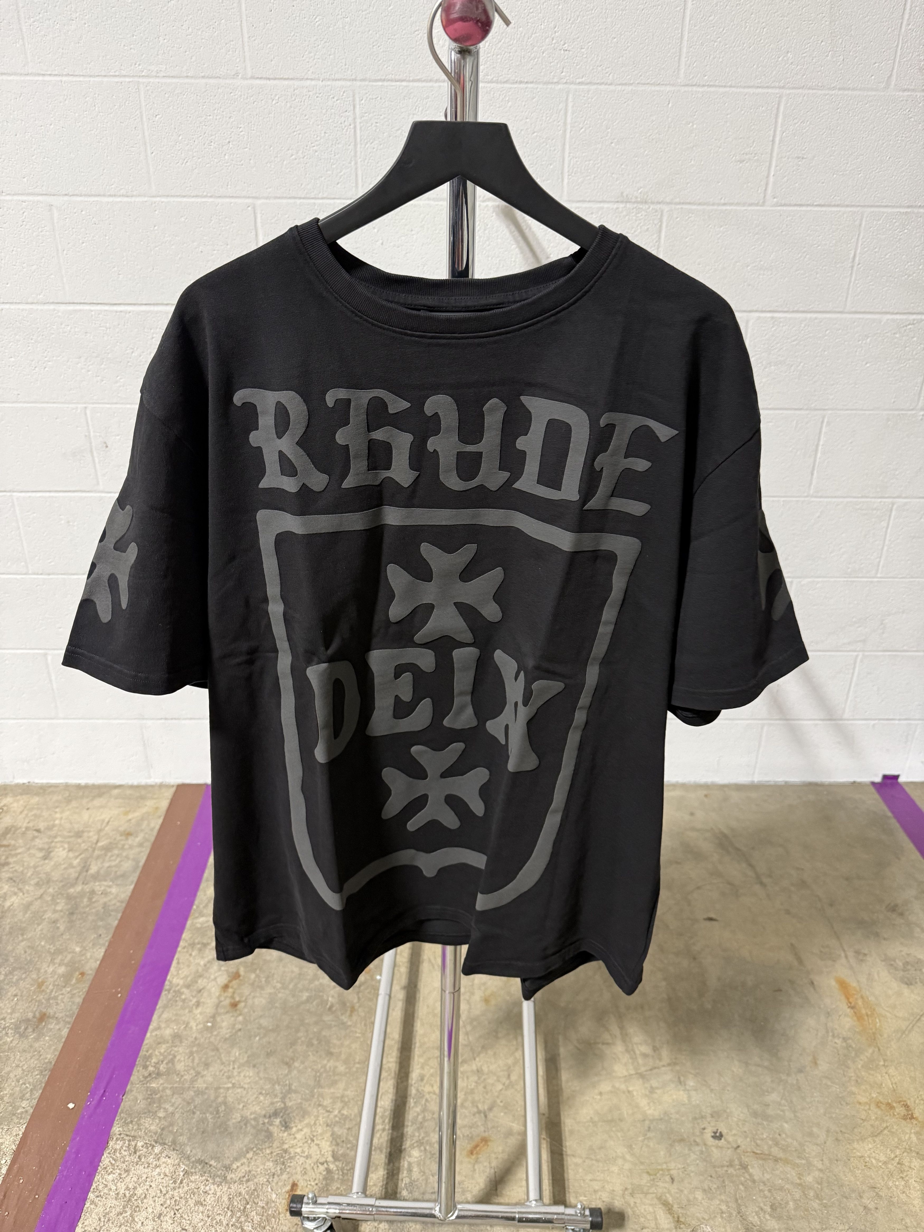 Rhude Rhude Deix Shield Tee 'Black' Size US XL / EU 56 / 4 - 1 Thumbnail