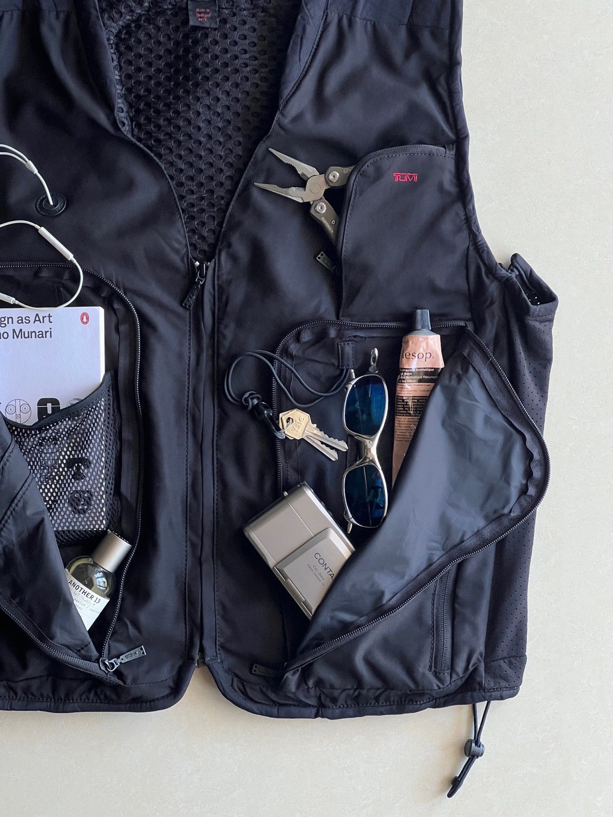 Tumi 2000s Tumi Travel vest Size US L / EU 52-54 / 3 - 10 Thumbnail