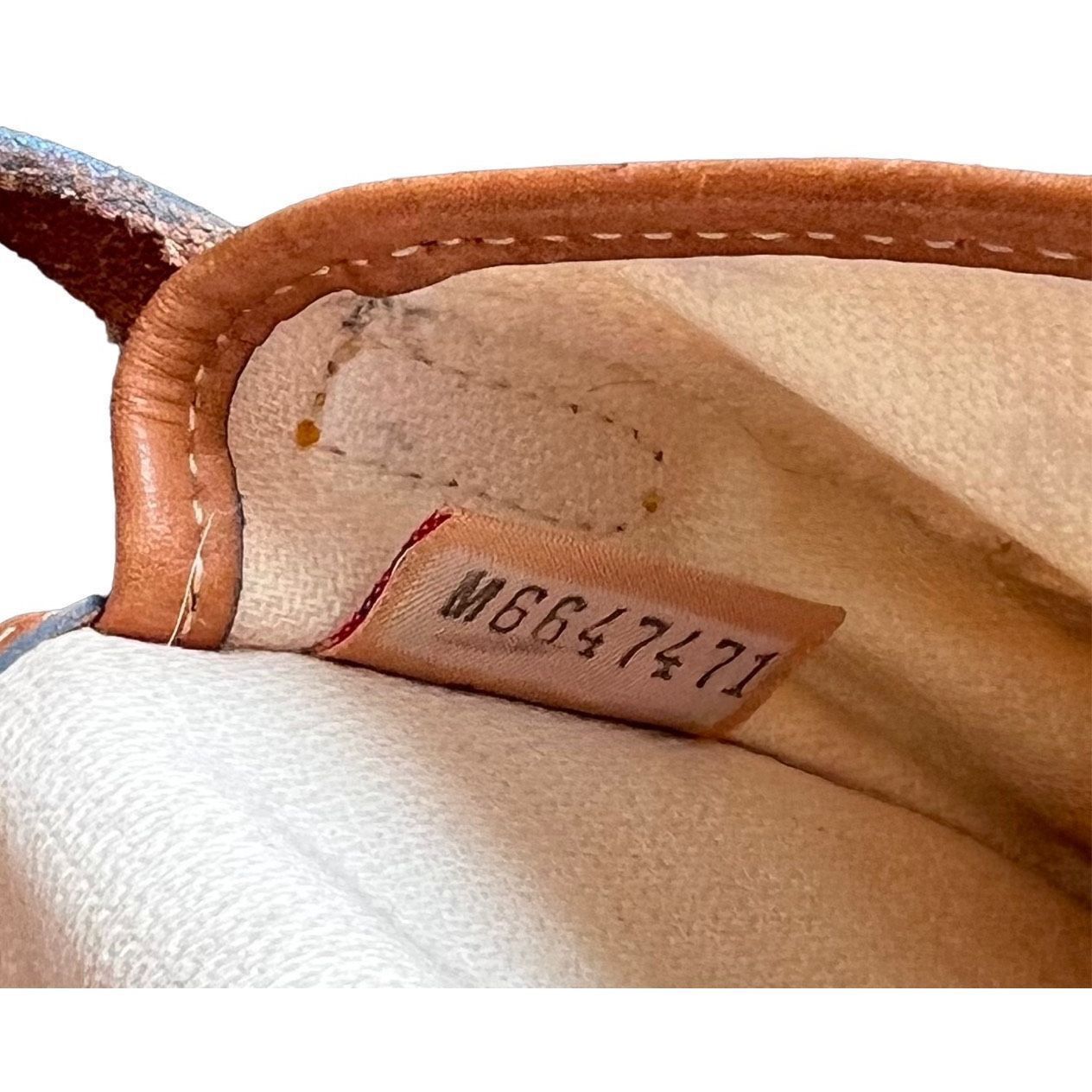 Dooney & Bourke VINTAGE DOONEY & BOURKE HAND OR SHOULDER BAG Size ONE SIZE - 4 Thumbnail