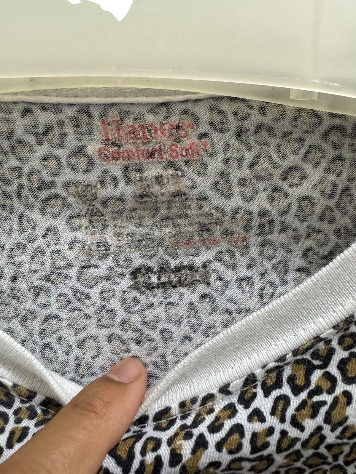 Hanes × Supreme HANES COLLAB SUPREME LEOPARD MONOGRAM CAMO TEE Size US L / EU 52-54 / 3 - 3 Thumbnail