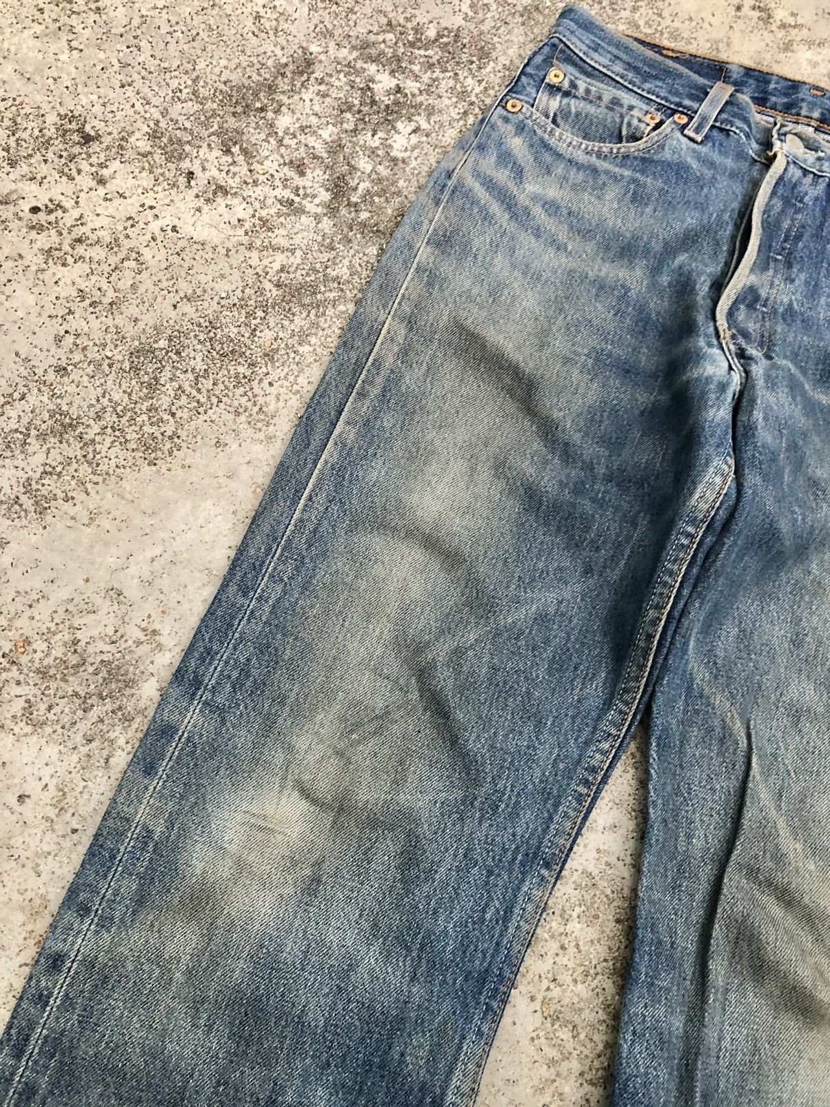 Levi's VINTAGE 90s LEVIS 501 DIRTY DISTRESSED DENIM Size US 28 / EU 44 - 5 Thumbnail