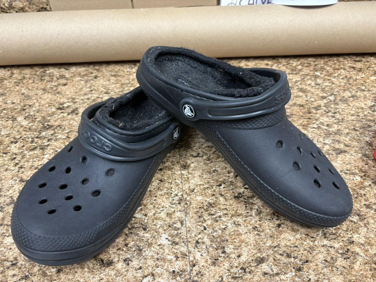Crocs Crocs Classic Lined Clogs Black Faux Fur Shoes M8 W10 Unisex Size US 8 / EU 41 - 4 Thumbnail