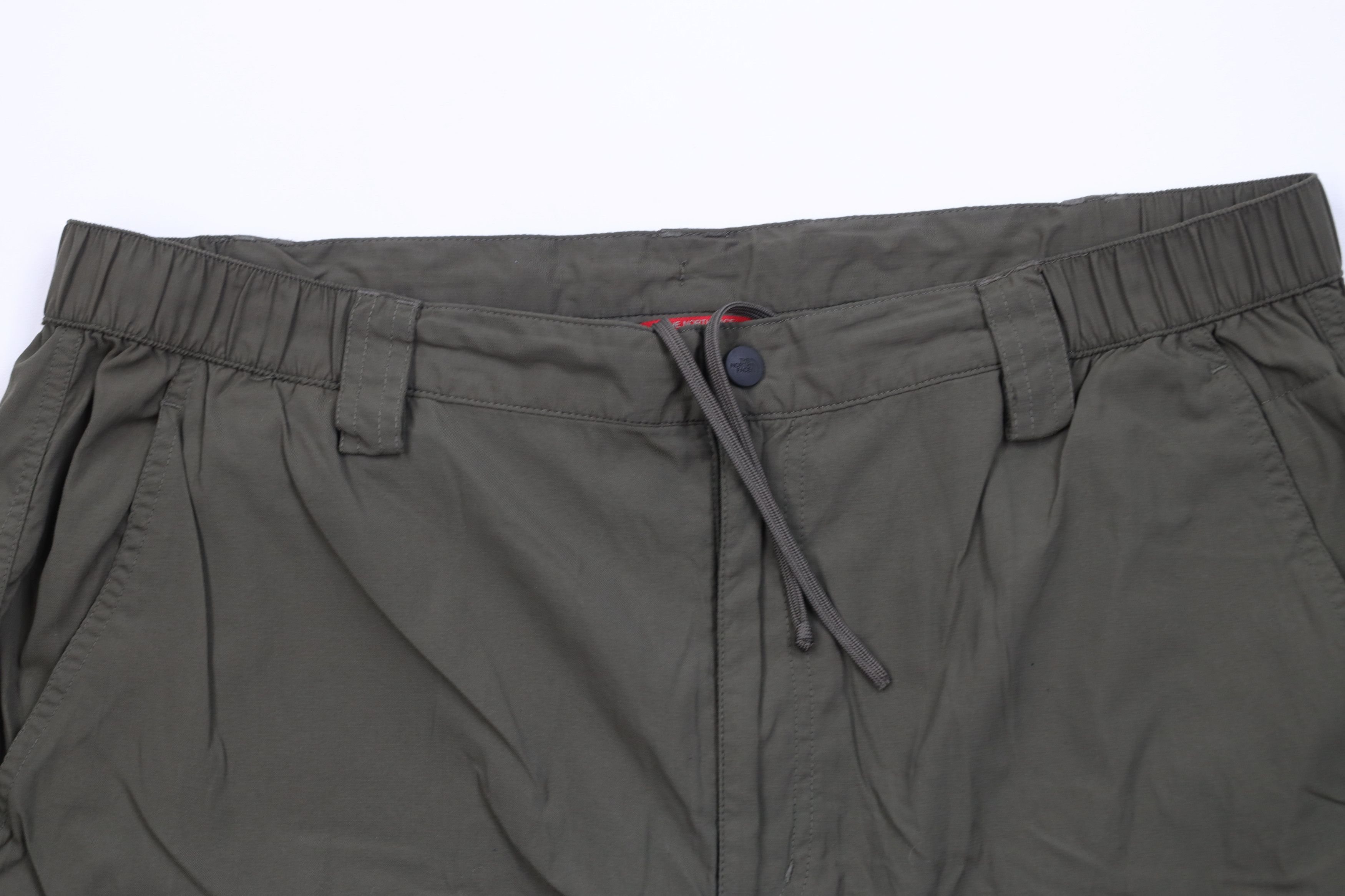 The North Face Vintage The North Face Spell Cargo Shorts Olive Green Nylon Size US 36 / EU 52 - 2 Thumbnail