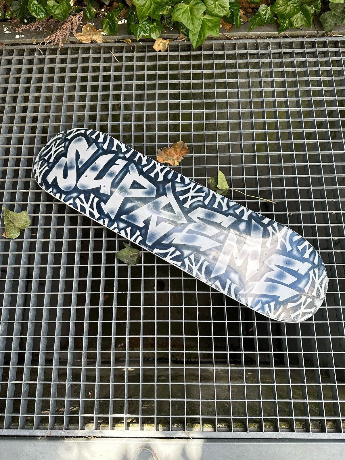Supreme Yankees Airbrush | Grailed