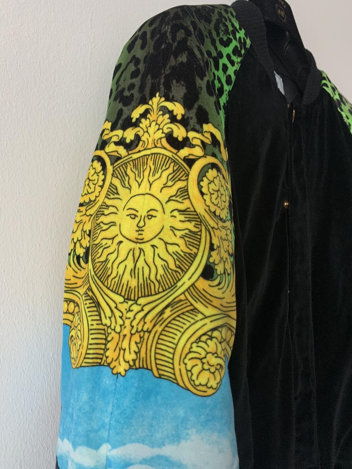 H&M × Versace 🔥🔥 Versace x H&M Velvet Baroque Jacket Size US M / EU 48-50 / 2 - 3 Thumbnail