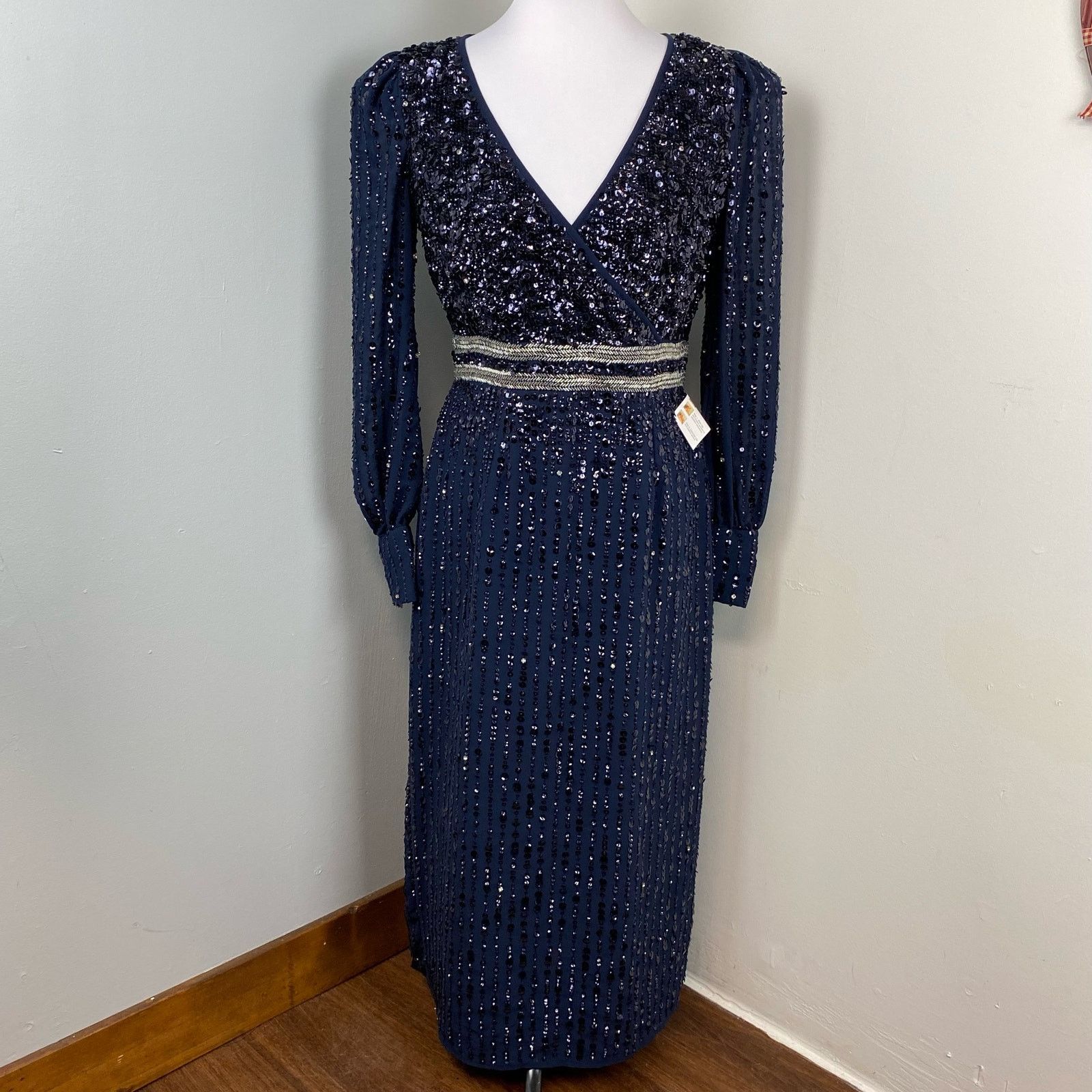 Mac Duggal Mac Duggal Midnight Sequined V Neck Bishop Sleeve Dress Sz 8 Size M / US 6-8 / IT 42-44 - 5 Thumbnail
