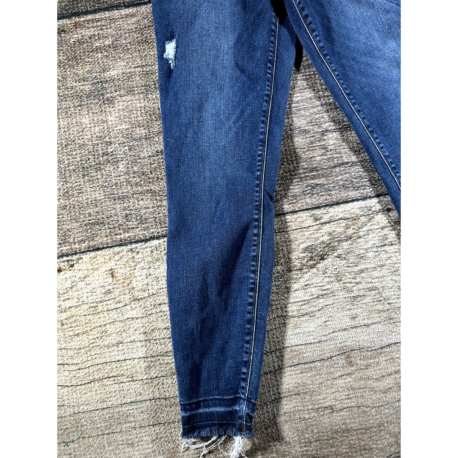 Spanx Spanx Jeans Women’s Medium Blue Skinny High Rise Dark Wash Size 32" / US 10 / IT 46 - 3 Thumbnail