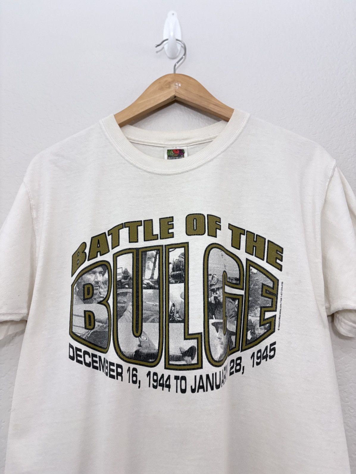 Vintage 90’s Battle of the The Bulge Vintage World War II Tee Shirt Size US M / EU 48-50 / 2 - 1 Thumbnail