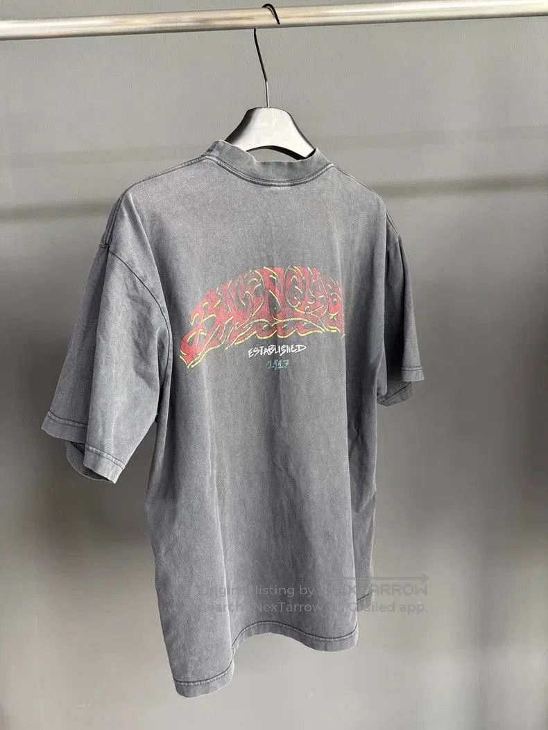 Balenciaga Balenciaga Grey Flame Logo Short Sleeve. Size US M / EU 48-50 / 2 - 2 Thumbnail