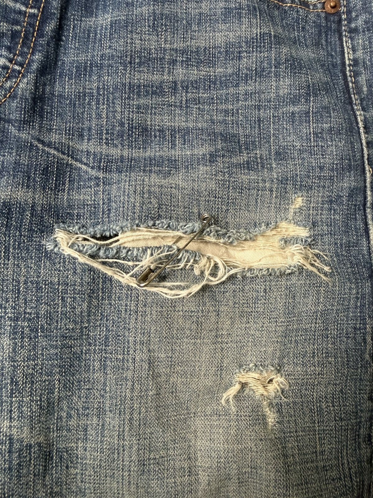 Levi's Vintage Levi’s 501 Distressed Thrashed Denim Size US 30 / EU 46 - 7 Thumbnail