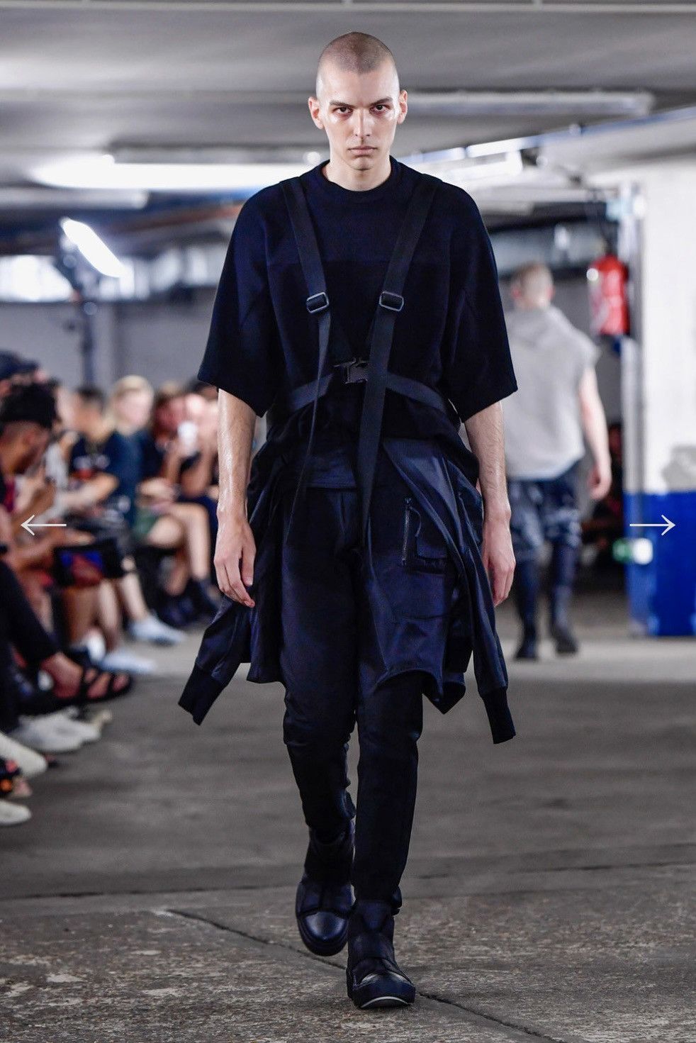 Julius JULIUS X I.T SS18 DRAWSTRING UTILITY PANTS BLACK Size US 30 / EU 46 - 1 Thumbnail