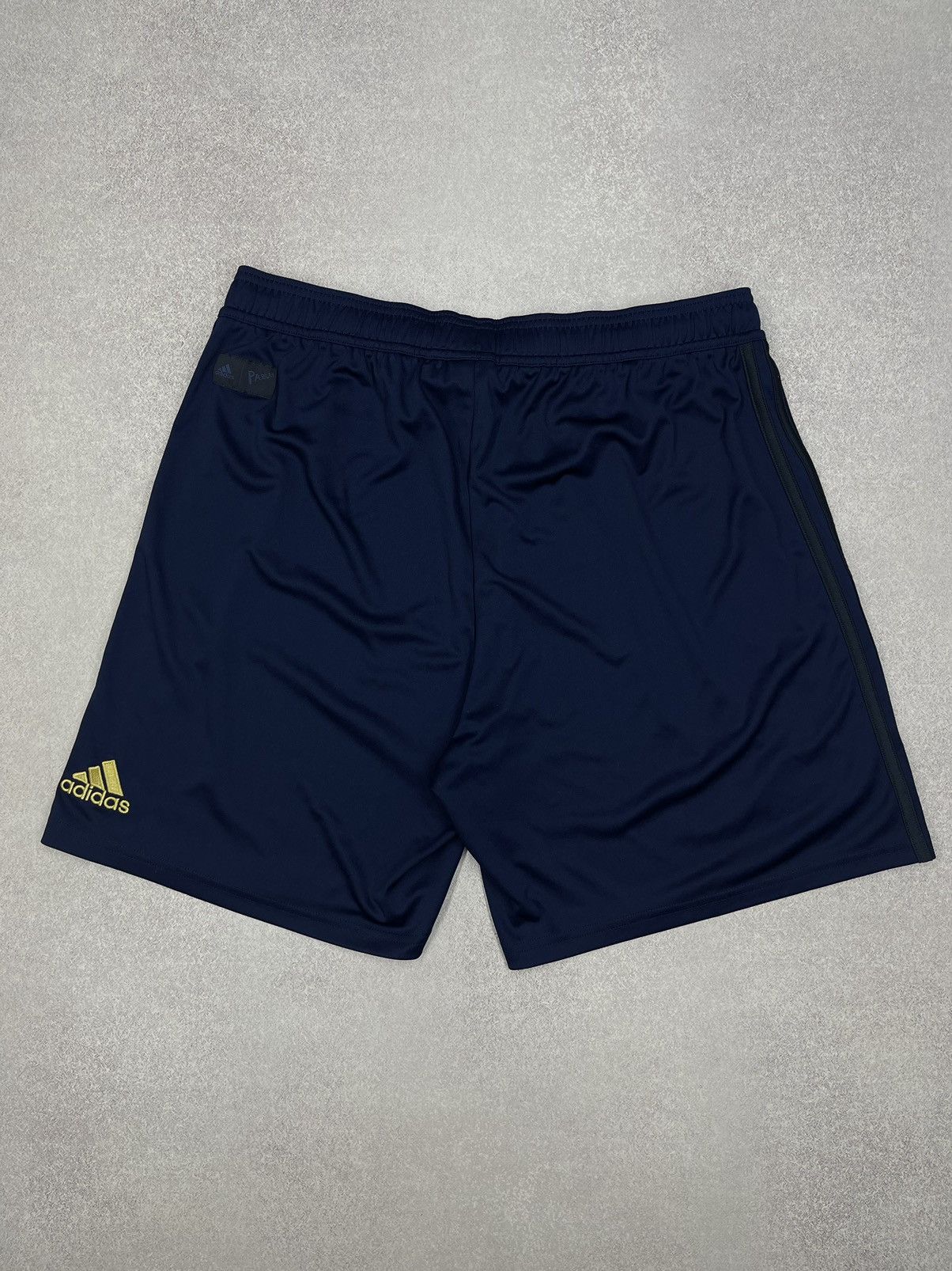 Adidas Mens Adidas Manchester United Navy Shorts Y2K Soccer Jersey Size US 36 / EU 52 - 3 Thumbnail