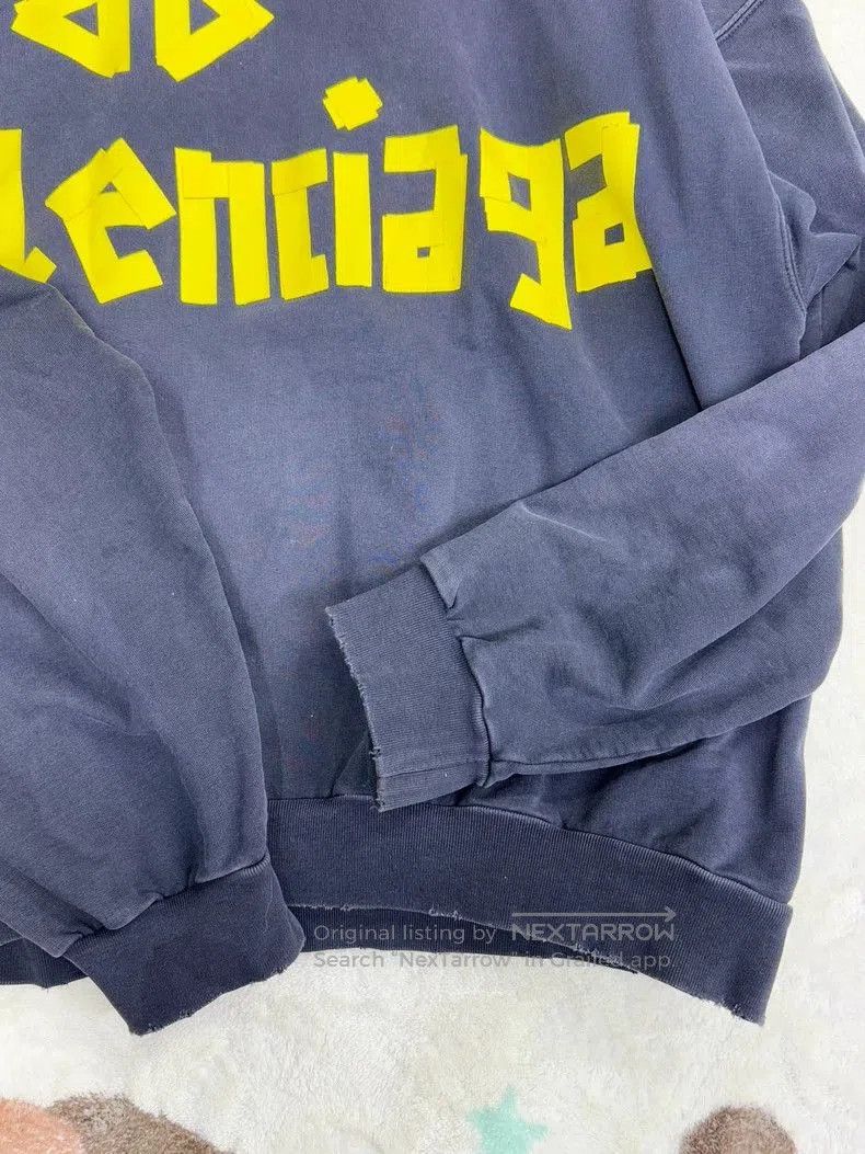 Balenciaga Balenciaga Logo Oversized Ripped Hoodie. Size US M / EU 48-50 / 2 - 6 Thumbnail