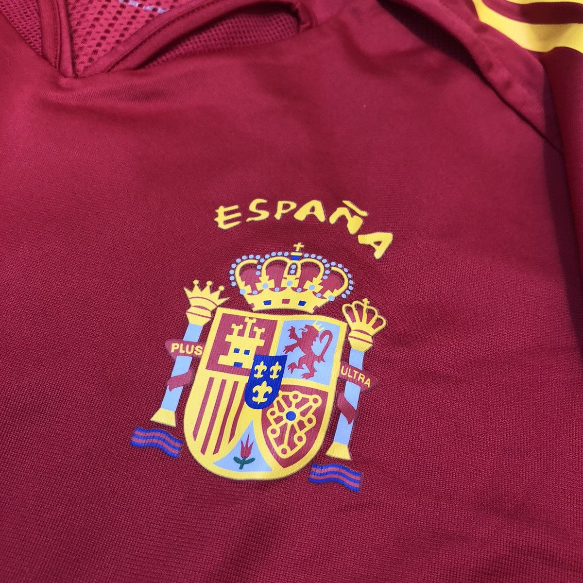 Adidas Spain 04/05 player issue home shirt Size US M / EU 48-50 / 2 - 5 Thumbnail