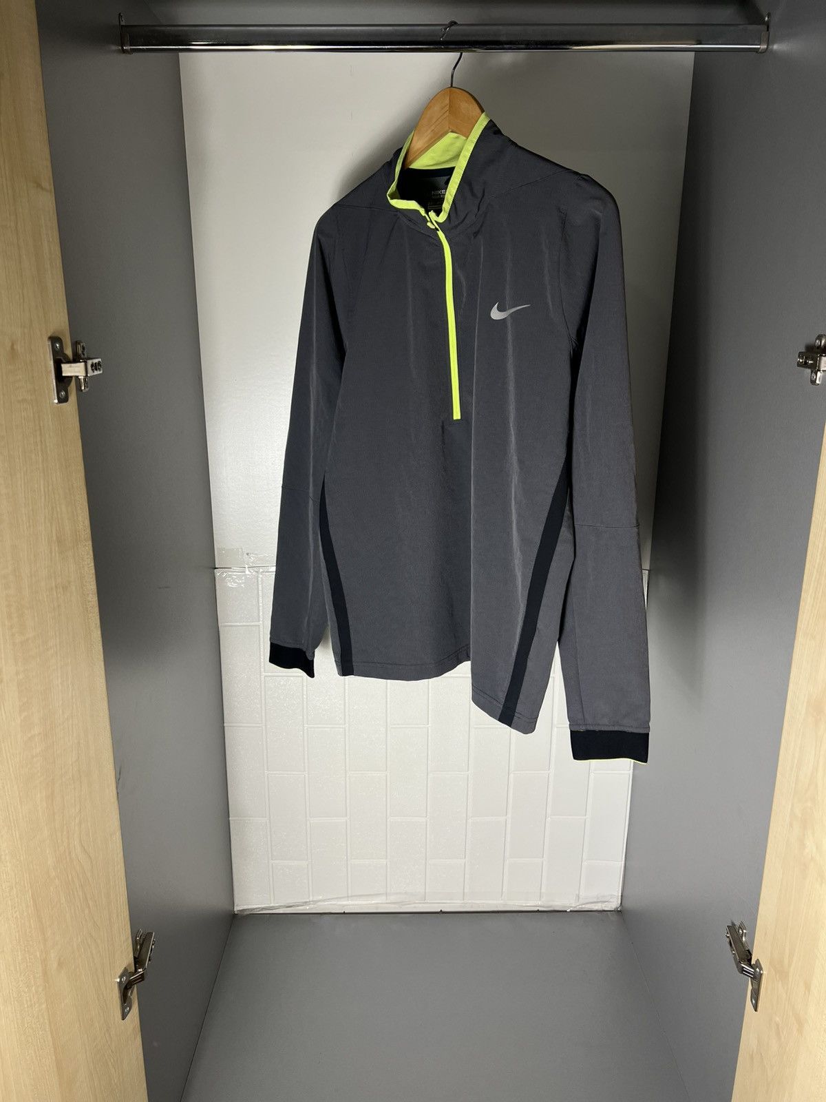 Nike VINTAGE NIKE GOLF RACK LIGHT JACKET RUNNING RETRO Y2K DRILL Size US M / EU 48-50 / 2 - 6 Thumbnail