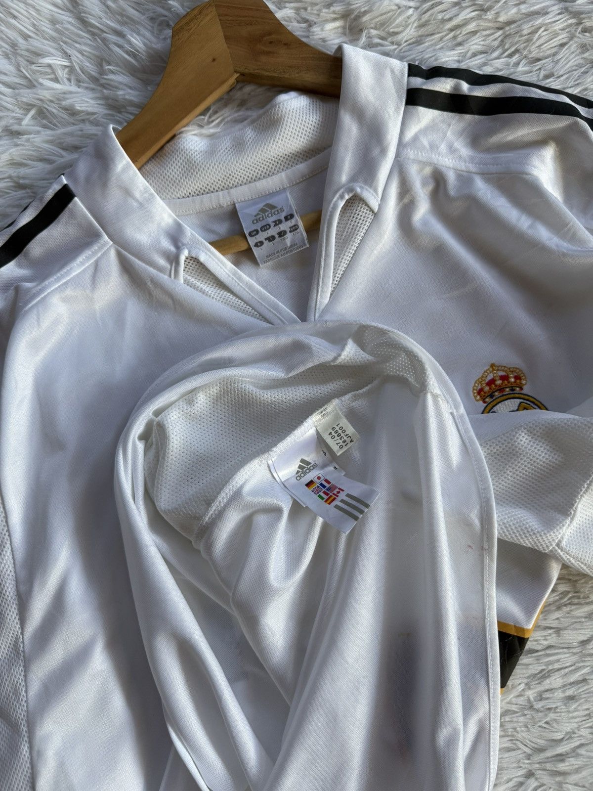 Vintage Real madrid 2004 / 2005 adidas jersey Size US L / EU 52-54 / 3 - 7 Thumbnail
