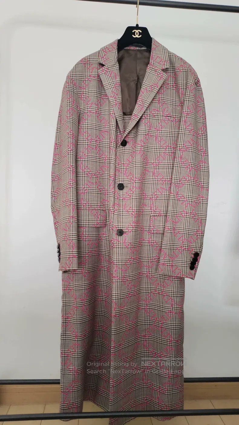 Valentino Valentino Full logo houndstooth coat Size M / US 6-8 / IT 42-44 - 1 Thumbnail