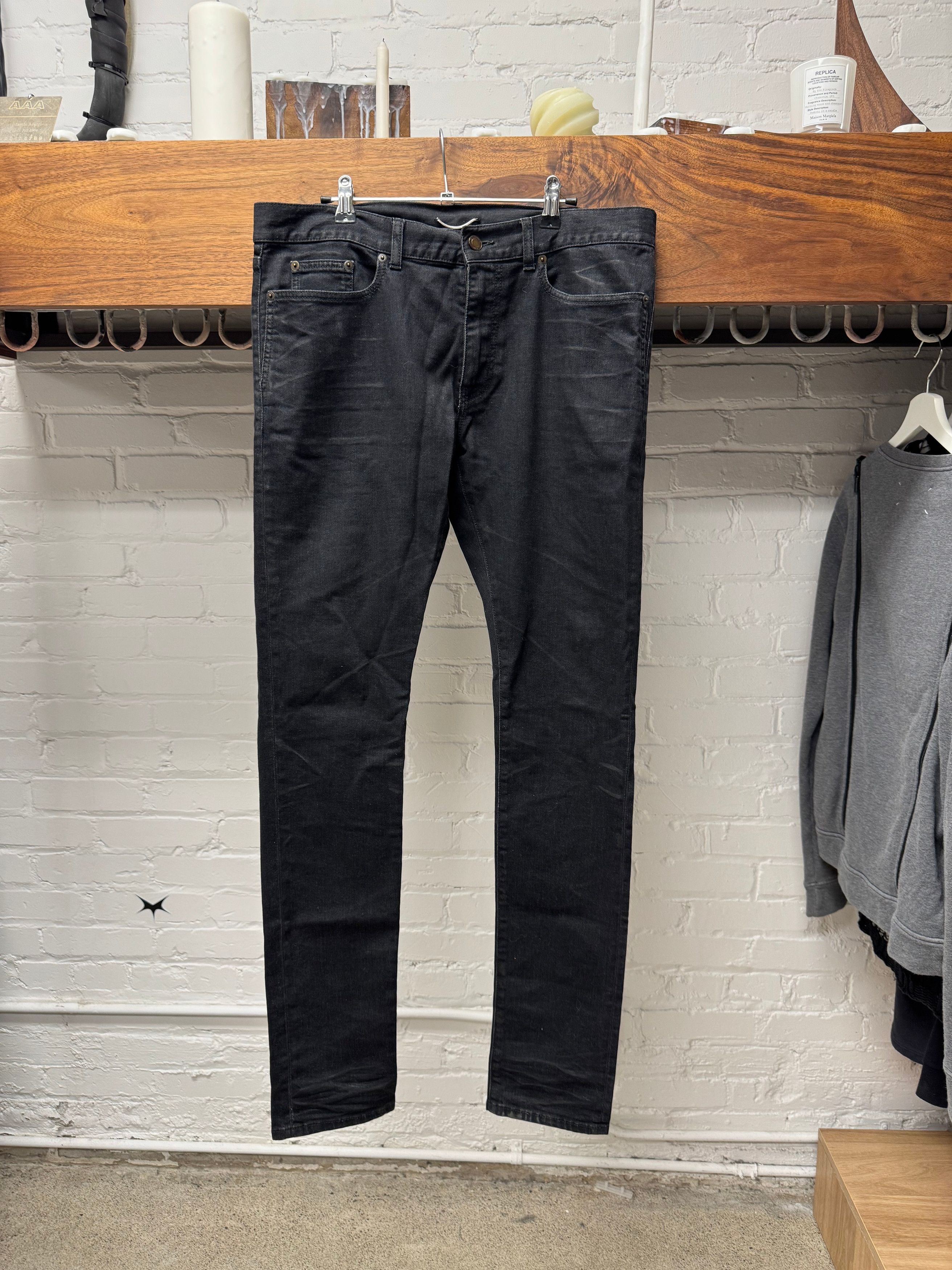 2020 Saint Laurent ‘D02’ Black Skinny Cut Denim