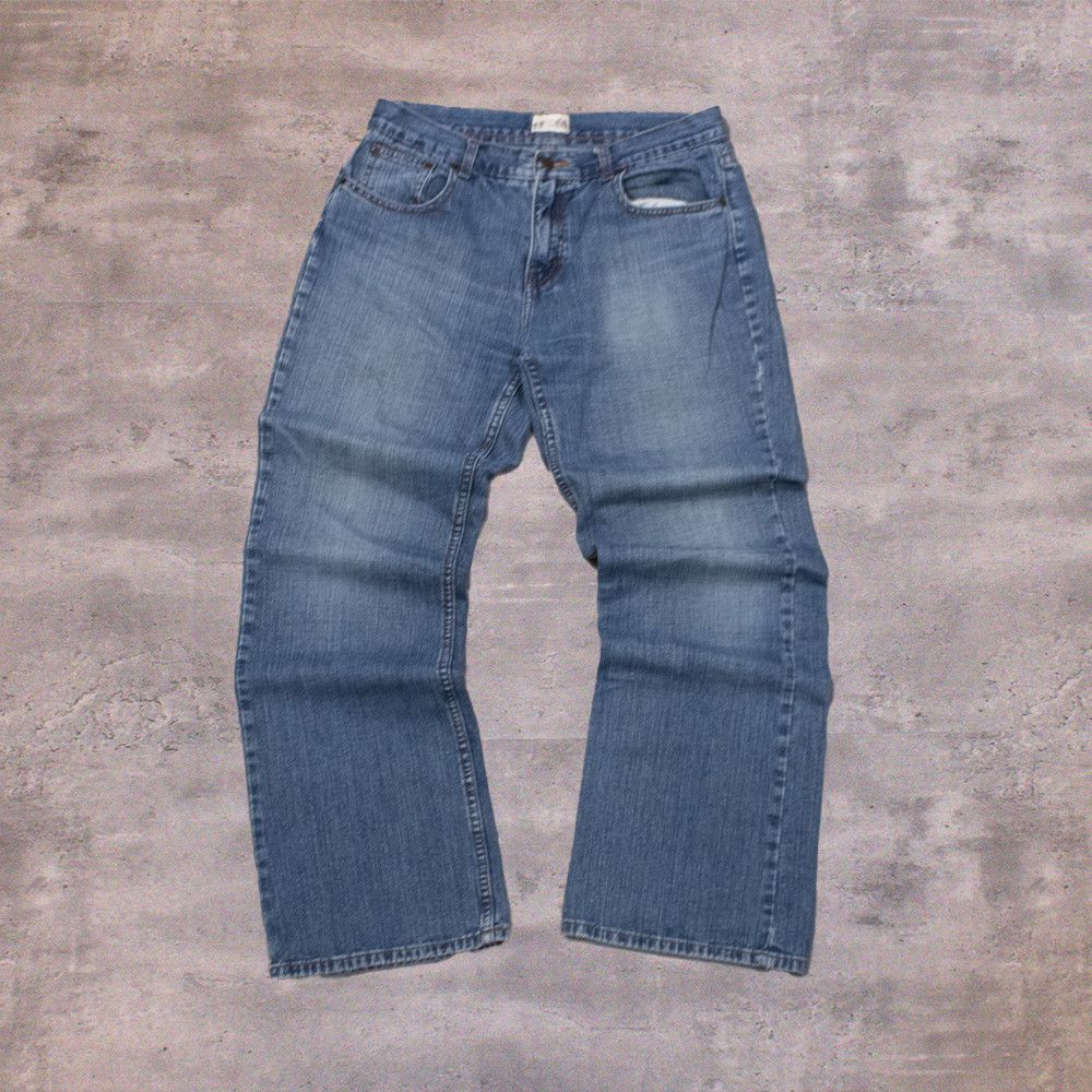 Japanese Brand Vintage Y2K Bluenotes Baggy Mid Wash Wide Leg Denim Jeans Size US 34 / EU 50 - 1 Thumbnail