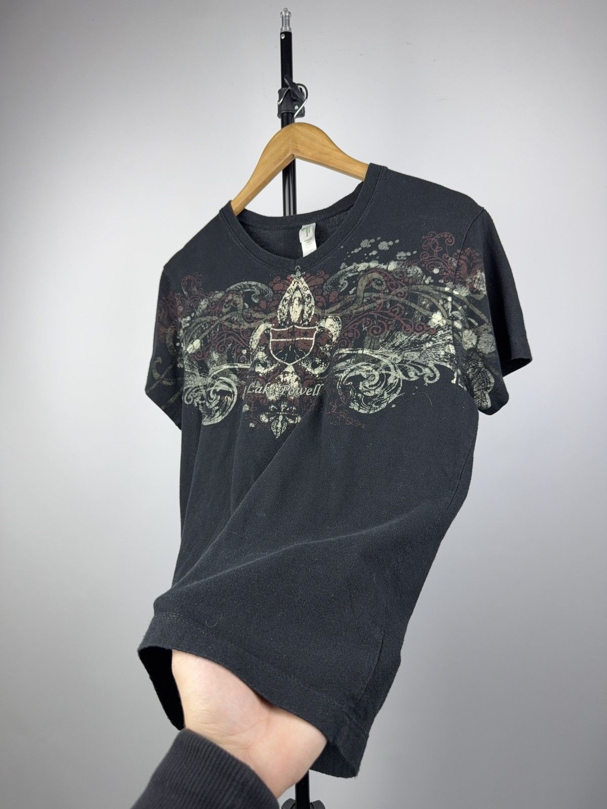 Vintage Vintage 90s Metal Punk Lake Powell Gothic Fleur-de-Lis Tee Size US S / EU 44-46 / 1 - 2 Thumbnail
