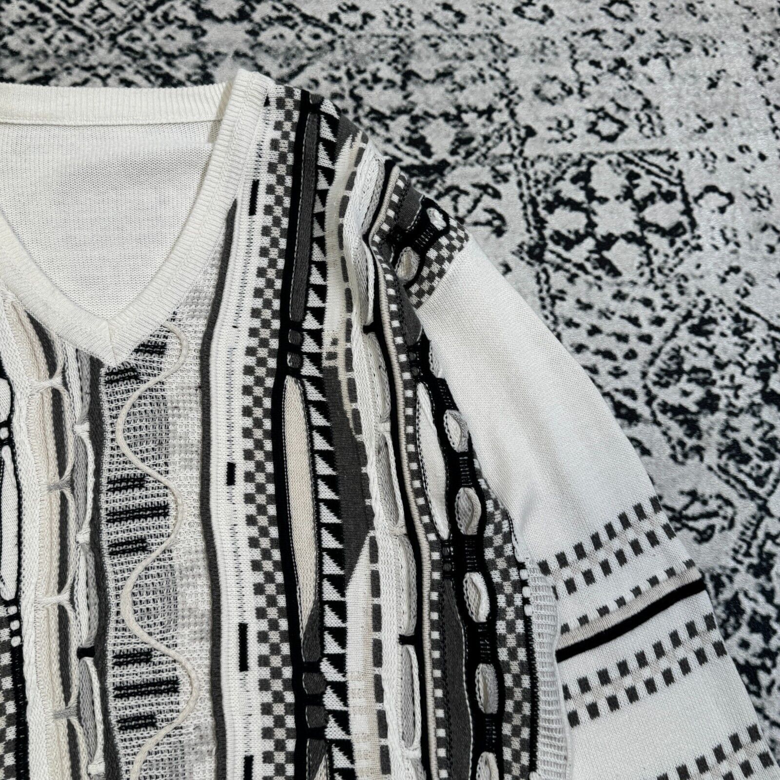 Vintage Vintage Unisex White Gray Black Cotton Sweater Size L 3D Size US L / EU 52-54 / 3 - 2 Thumbnail