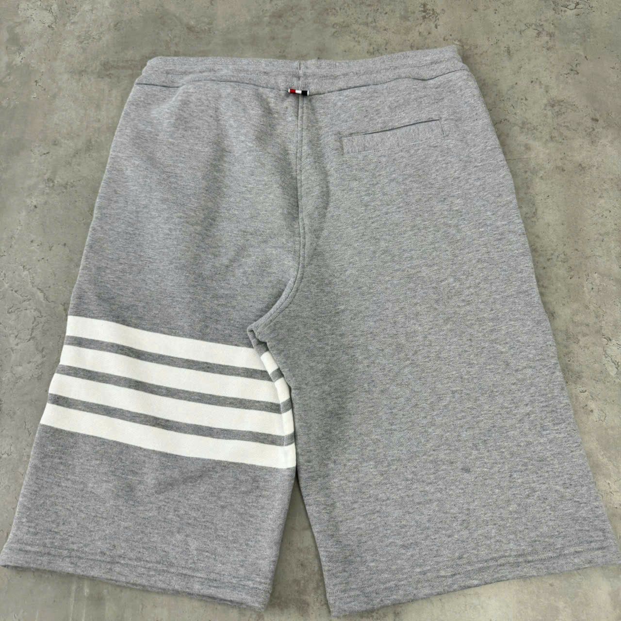 Thom Browne THOM BROWNE Bermuda Shorts In Grey Melange Cotton Size US 33 - 11 Thumbnail