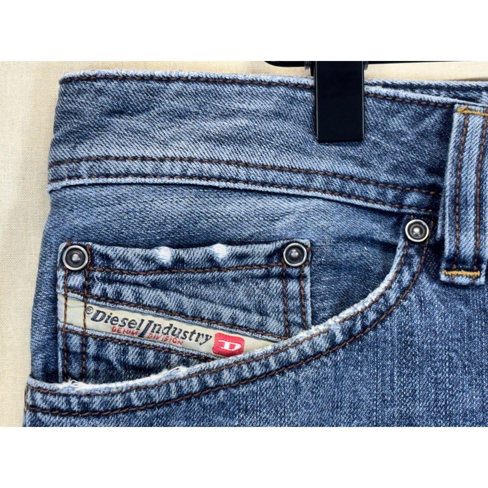 Diesel Diesel Viker Straight Leg Jeans Blue Wash W34 Distressed Size US 34 / EU 50 - 9 Thumbnail